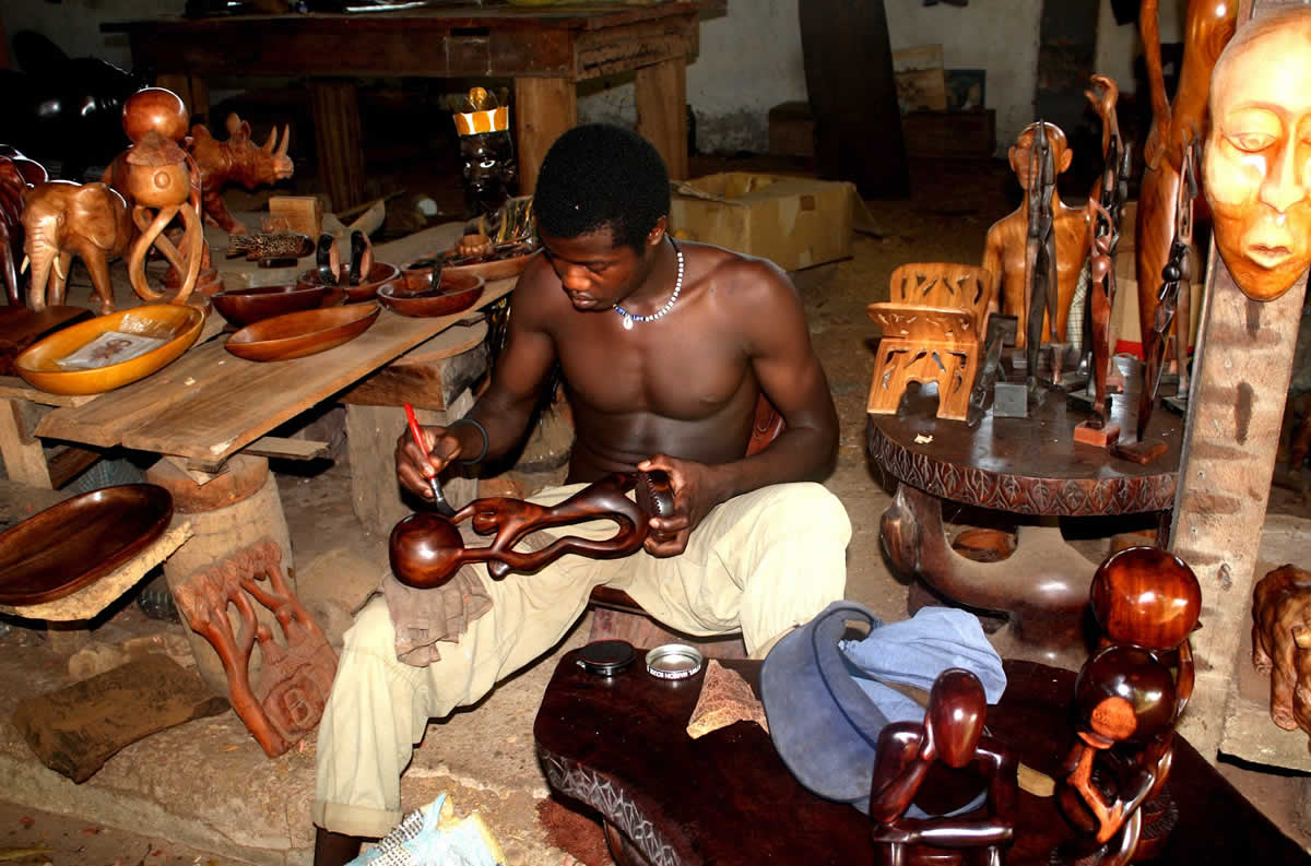 Artisanat - Sculpture sur bois - Centre artisanal de Kpalimé - Togo