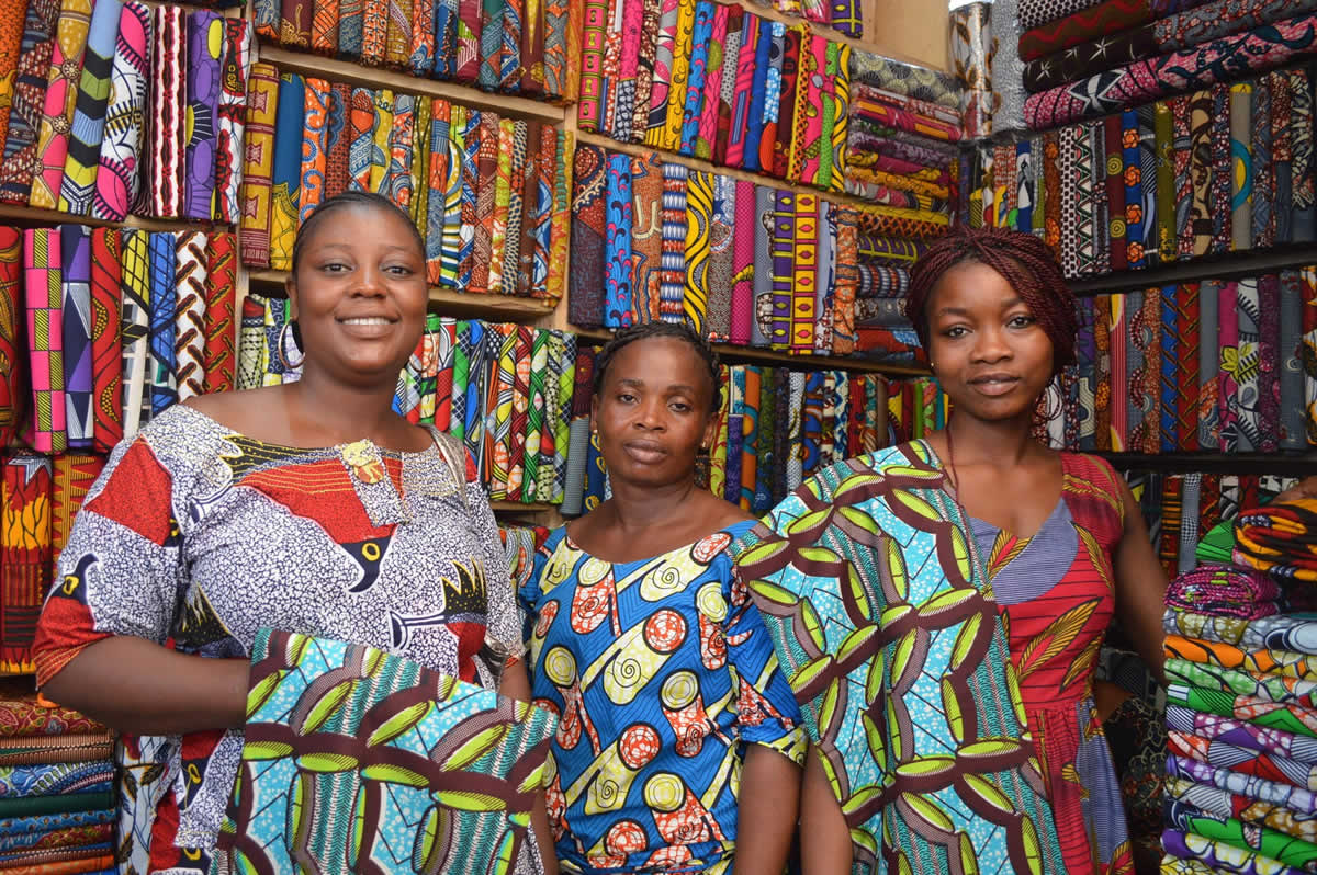 Boutique de pagnes au Grand marché de Lomé